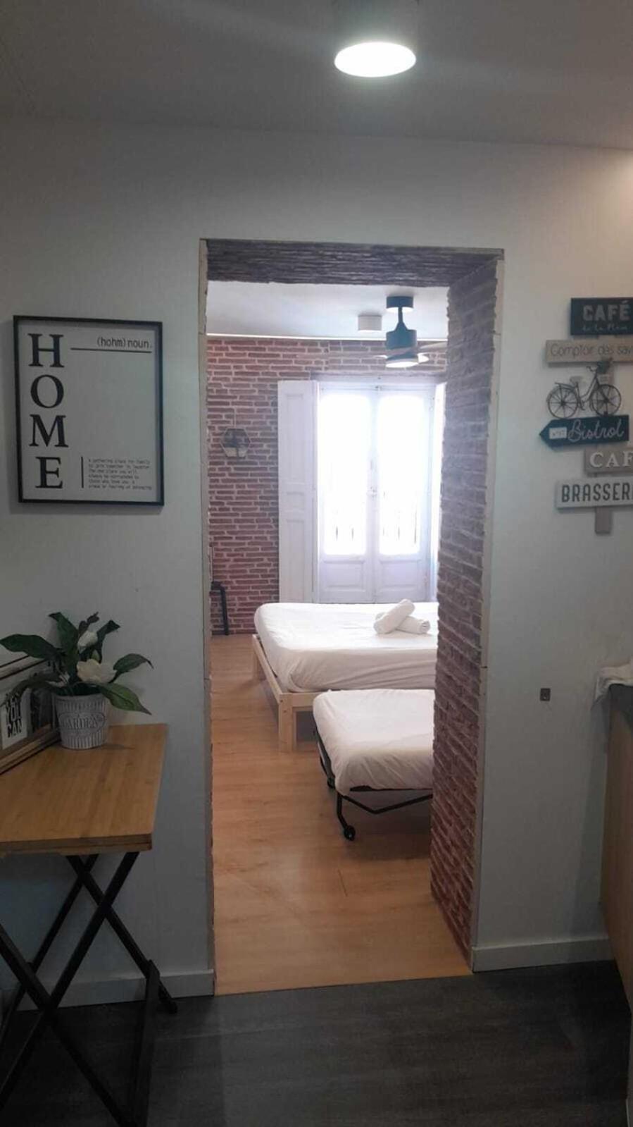 Apartamentos Preciados Madrid Ruang foto