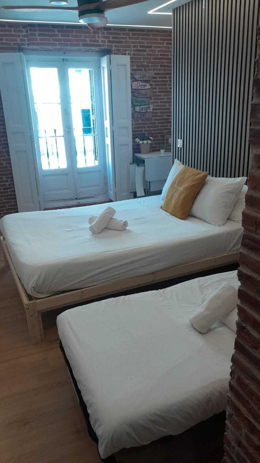 Apartamentos Preciados Madrid Ruang foto