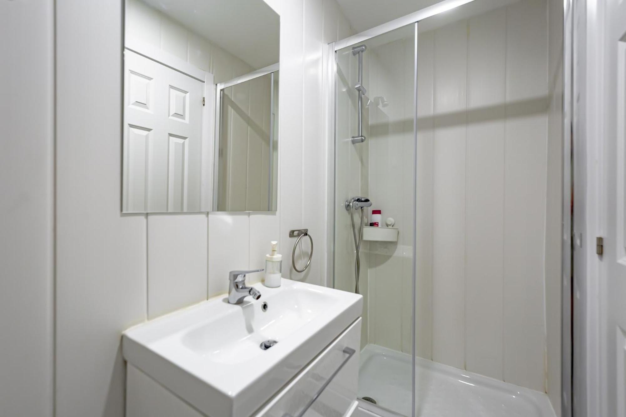 Apartamentos Preciados Madrid Ruang foto