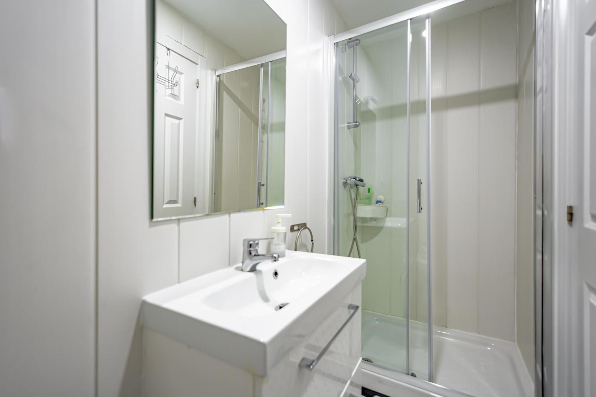 Apartamentos Preciados Madrid Ruang foto